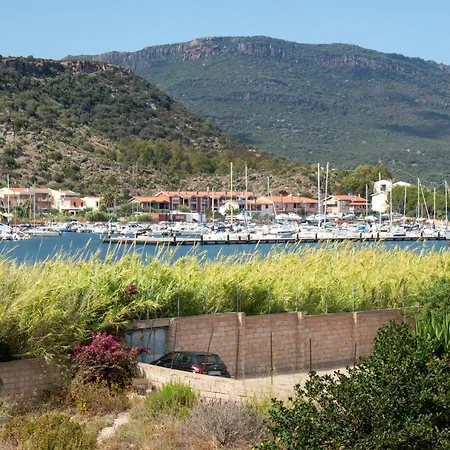Marina *